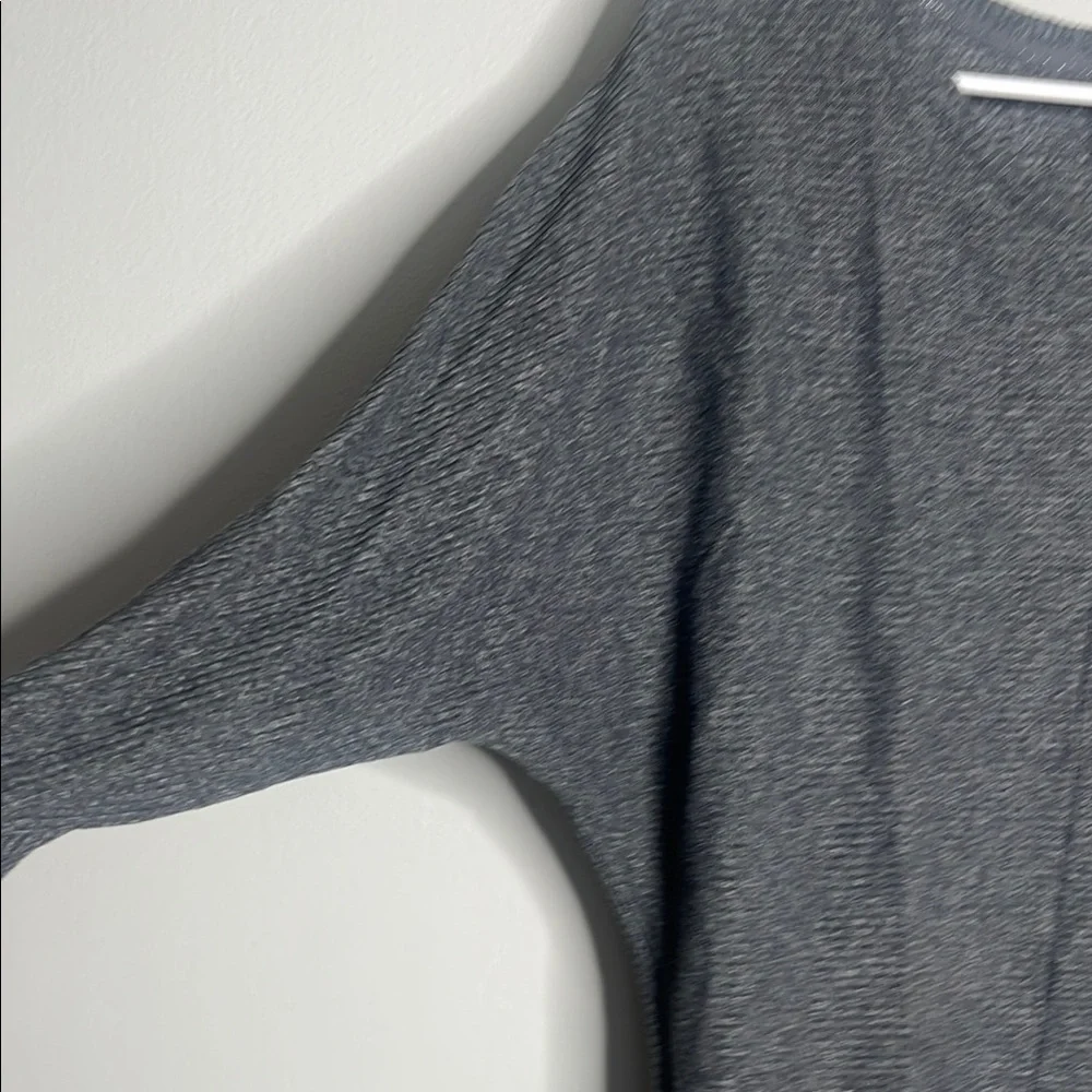 Women’s Small Gray Long Sleeve Sweater
